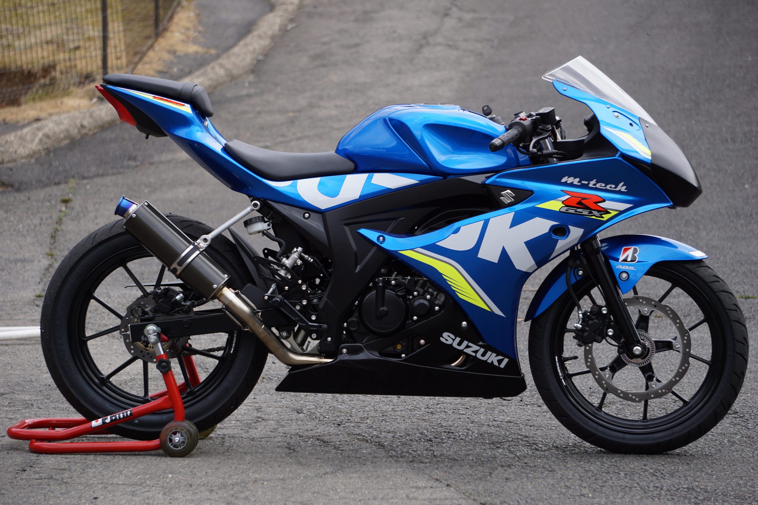 gsx-r125用m-techゼッケンカバー＆アンダーカウルのセット gsx-r125用m-techゼッケンカバー＆アンダーカウルのセット